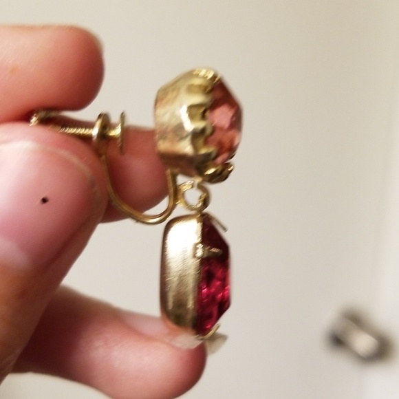 Coro jewelry screw back earrings - Picture 3 of 4